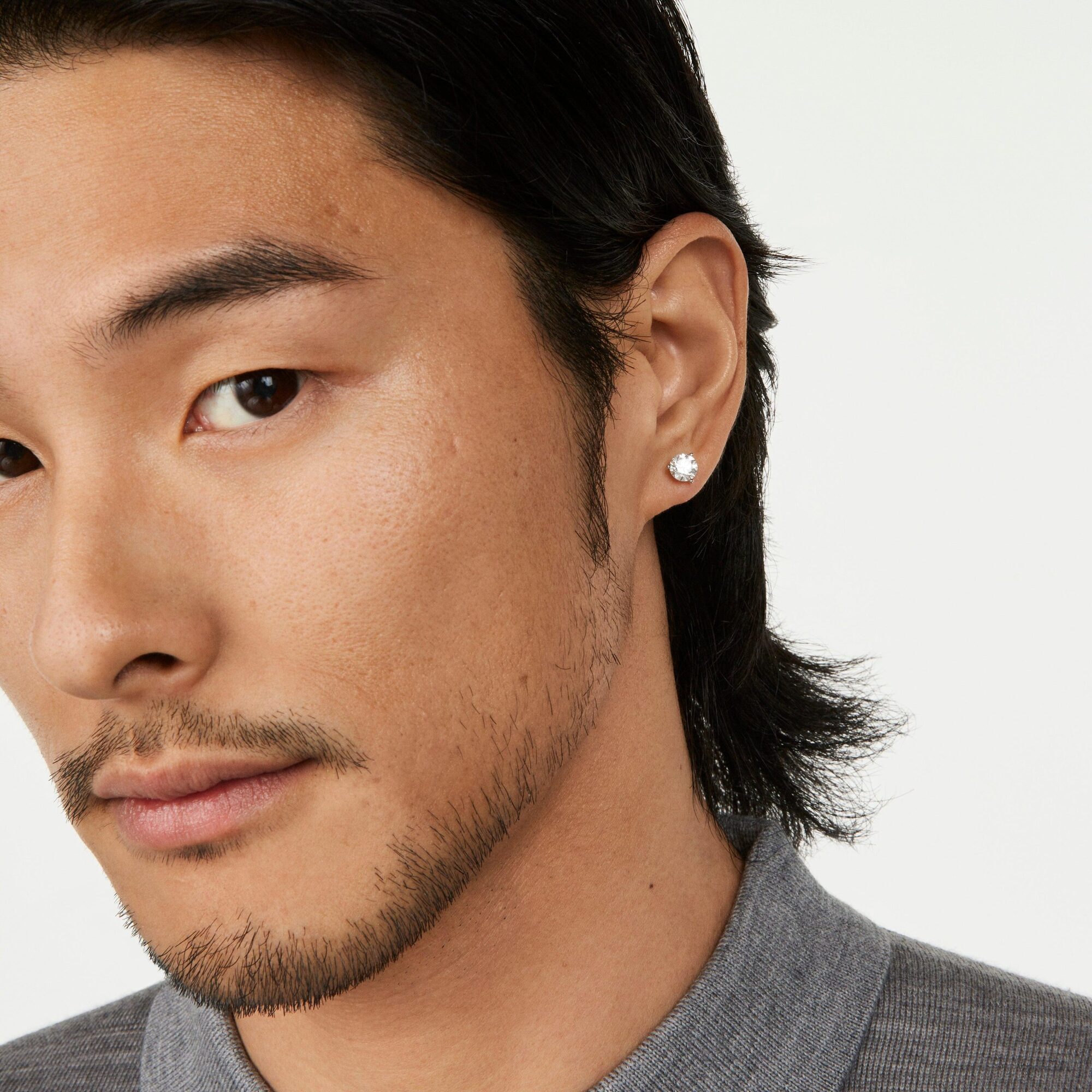 ER108628_white-2ct-rb-studs_Man.jpg
